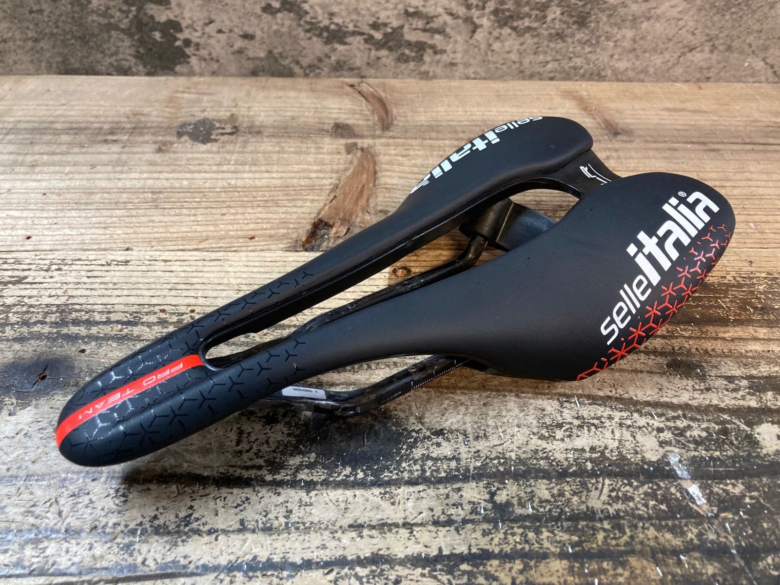 JN514 セライタリア Selle Italia SLR PRO TEAM サドル カーボンレール 130mm レールクラックのためジャンク
