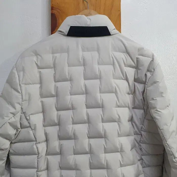 グースダウン 軽量ダウン