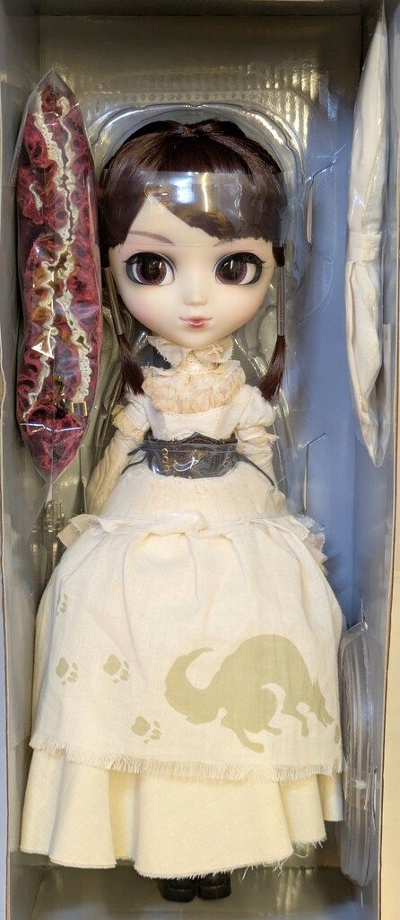 グルーヴ プーリップ ブラッディレッドフード Timeless Treasures