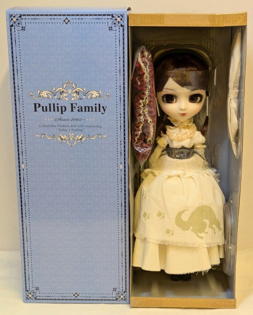 グルーヴ プーリップ ブラッディレッドフード Timeless Treasures