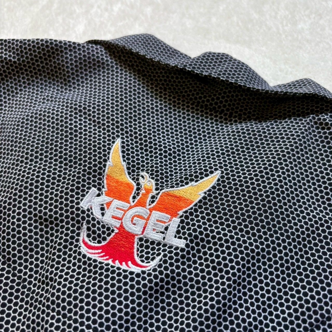 【米国輸入品】ボウリングウェア　モーティブ　日本サイズM相当　レッド Amazon.co.jp: MOTIV モーティブ ボウリングウェア Mサイズ : ファッション