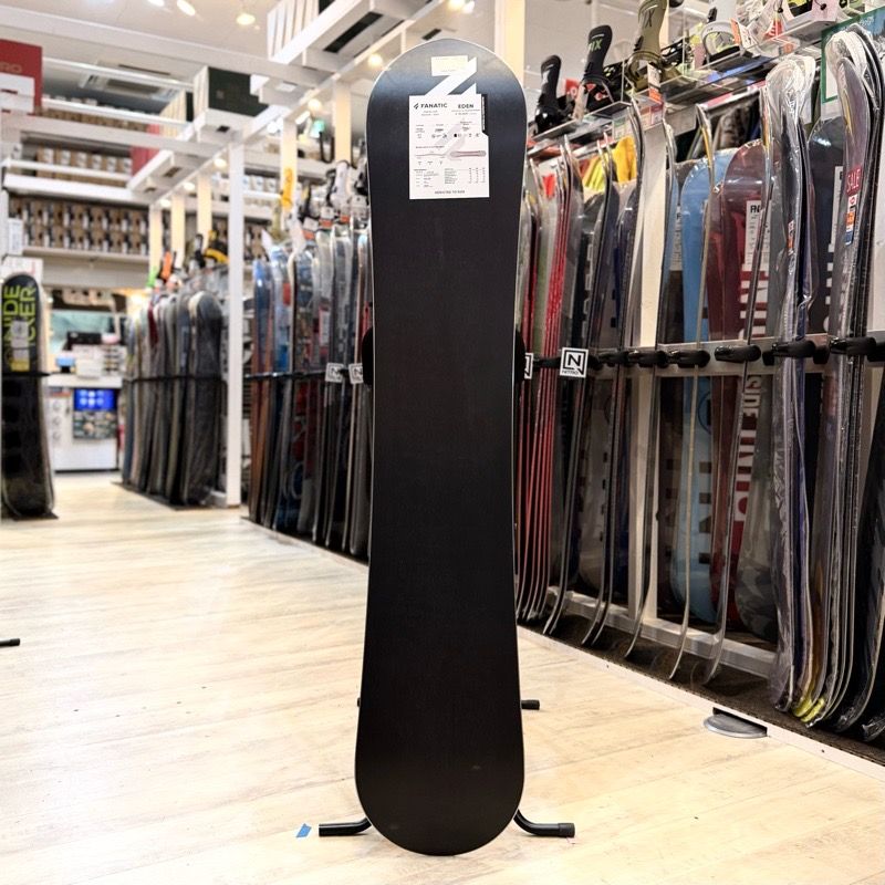 即納】メンズ スノーボード 板 型落ち 旧モデル 153cm FANATIC EDEN