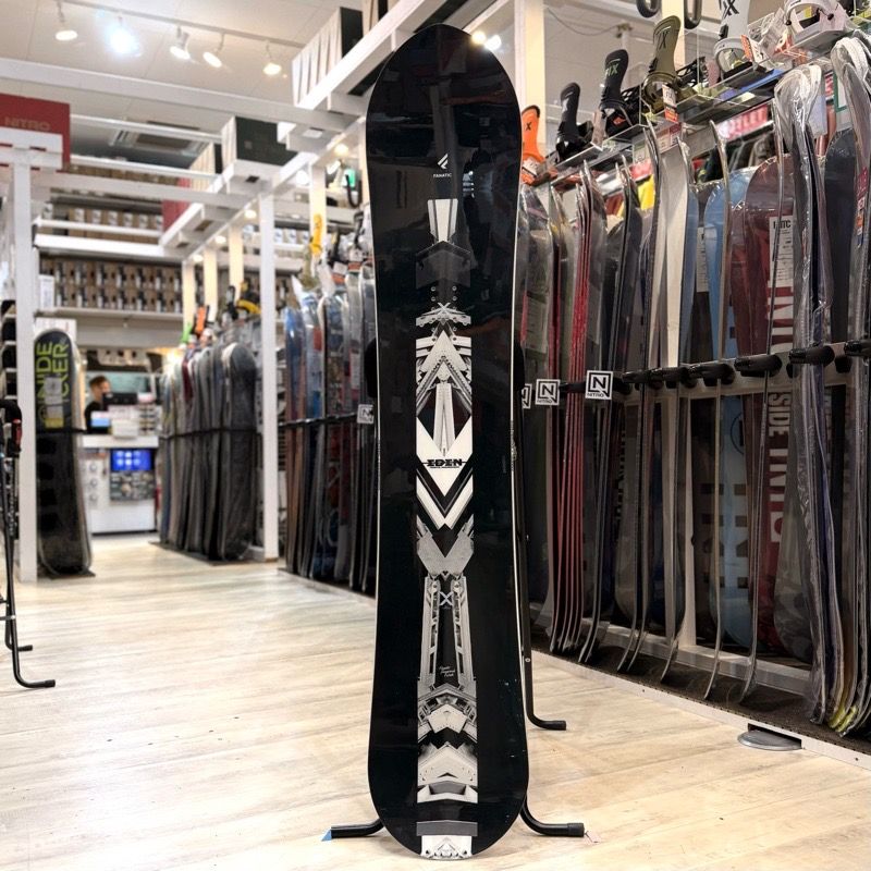 即納】メンズ スノーボード 板 型落ち 旧モデル 153cm FANATIC EDEN