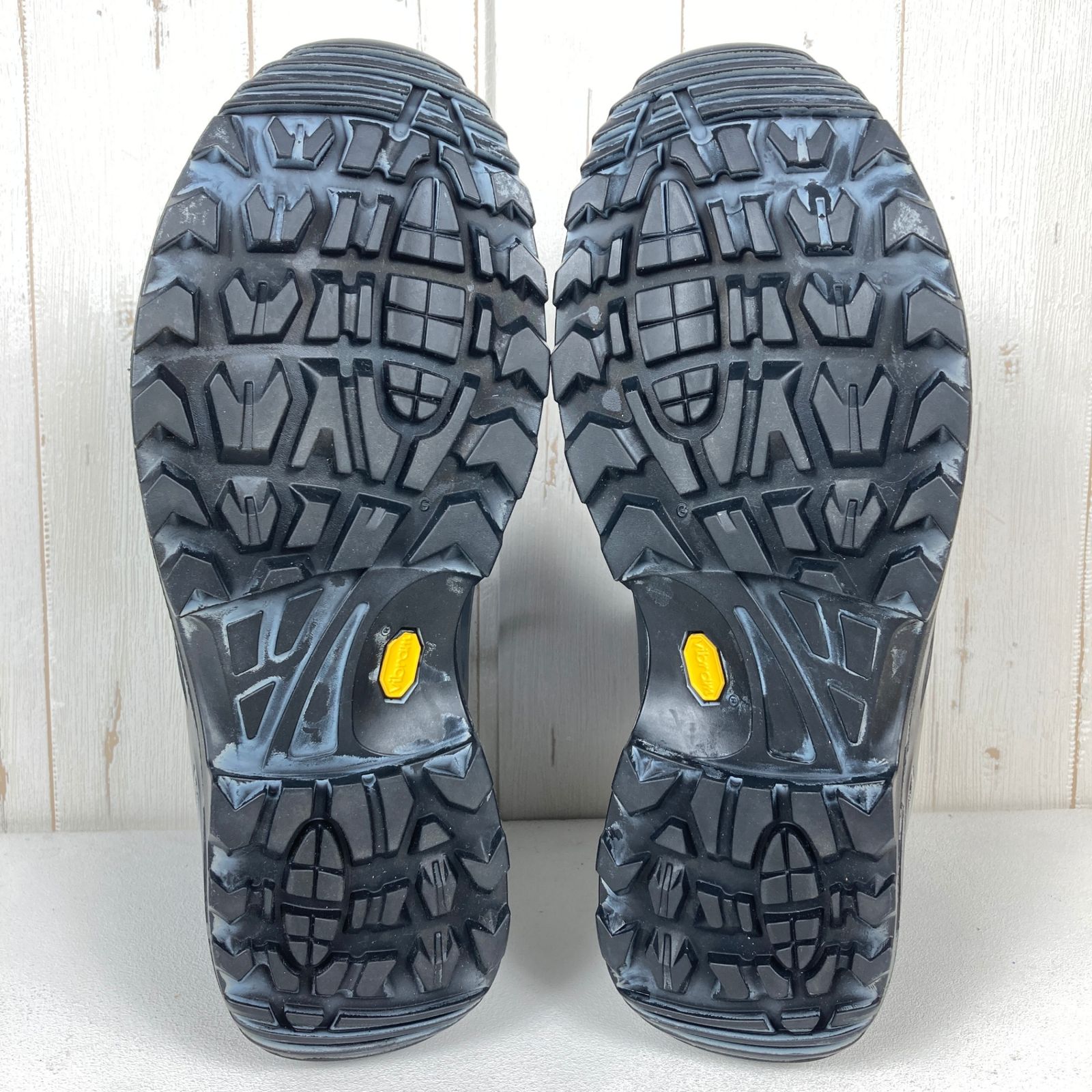 ブラック系 Lowa