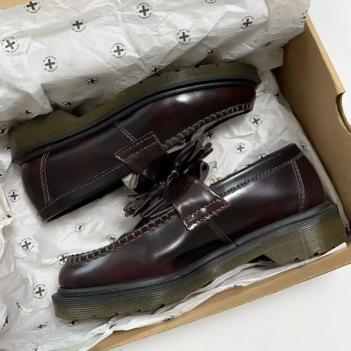 エイドリアン UK