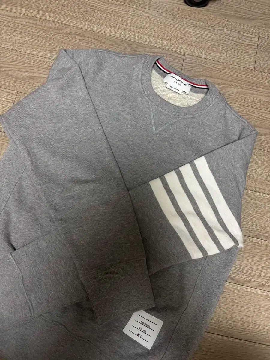 THOM BROWNE グレーニット 美品◎THOM BROWNE ケーブル編み マフラー