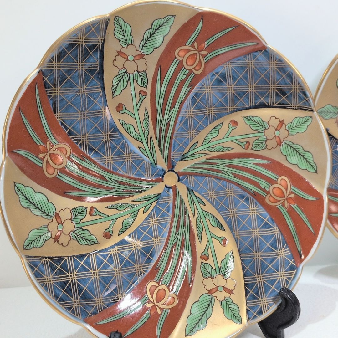 波佐見焼 林九郎 ケーキ皿 渦巻 菊割 花地紋 金彩 色絵 染錦 和食器 2枚セット