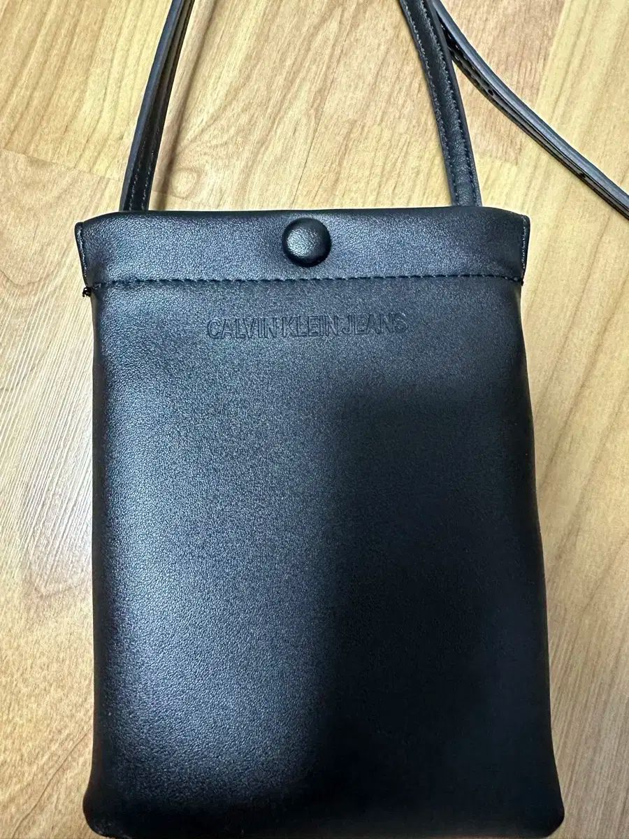 Calvin Klein ブラック ミニ クロスバック