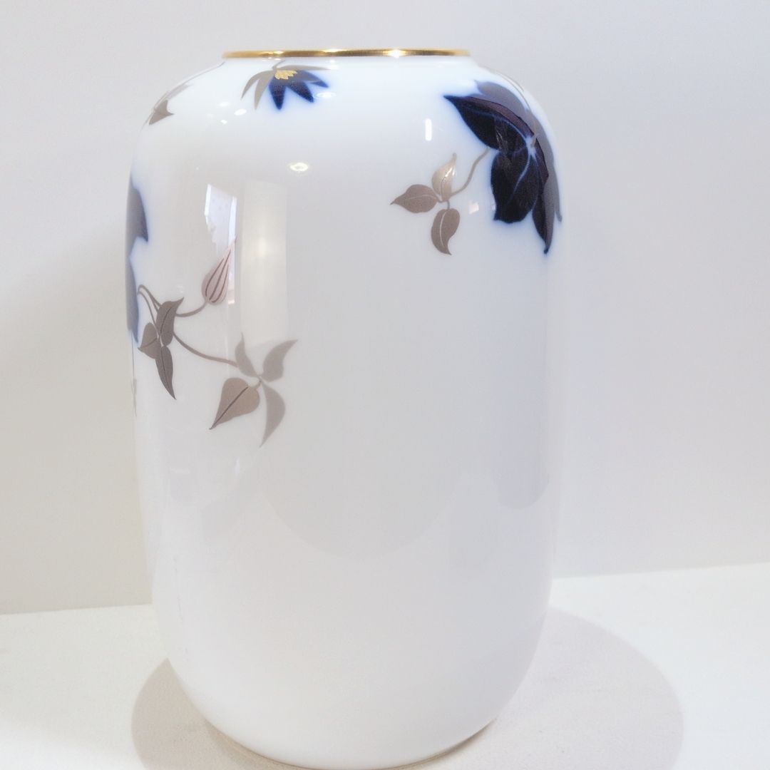 実用性 大倉陶園 クレマチス 金彩 鉄線 花柄 前田一馬 K.Maeda 花瓶 花入 華道 陶器 白 青 28cm 【最安値新登場】