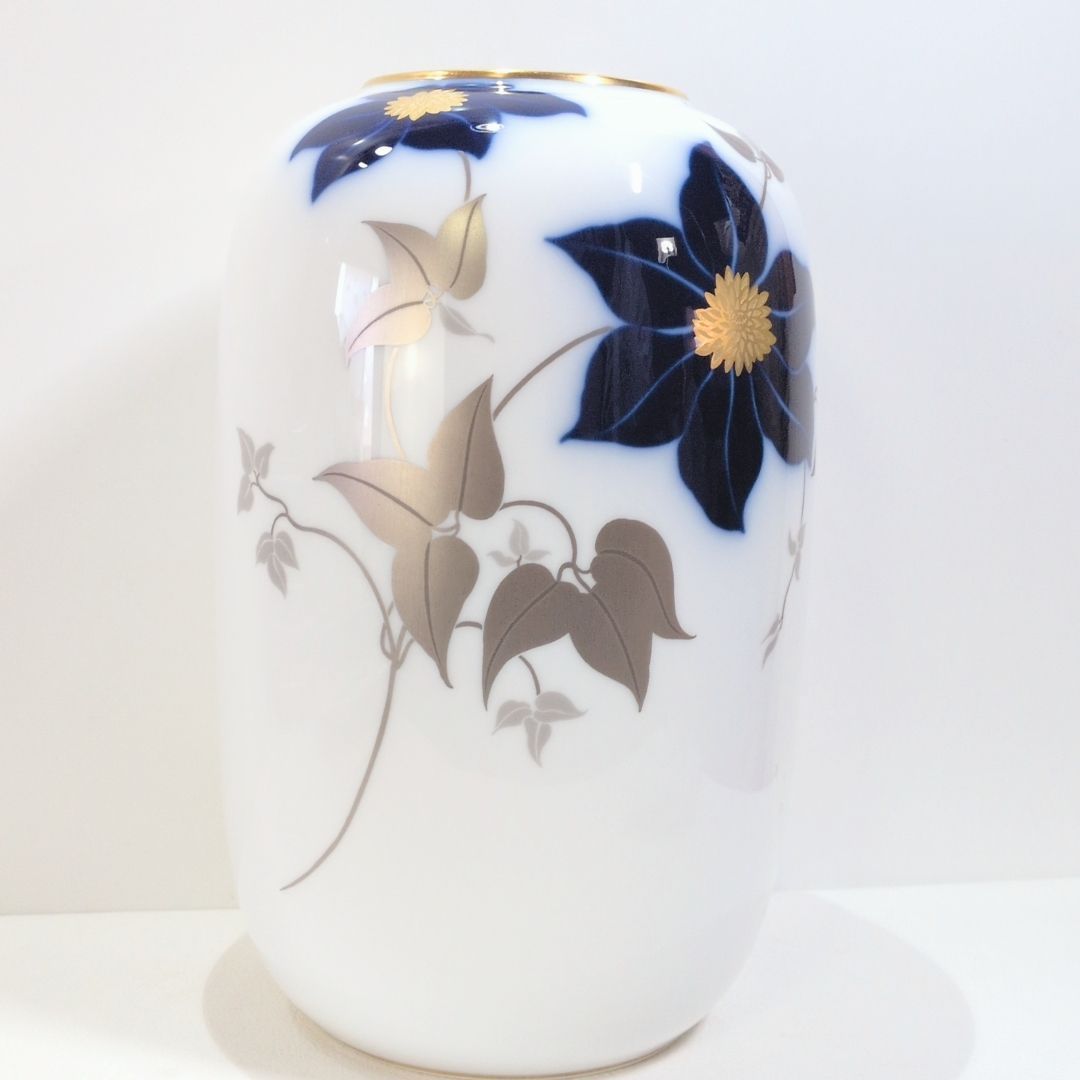 大倉陶園 クレマチス 金彩 鉄線 花柄 前田一馬 K.Maeda 花瓶 花入 華道 陶器 白 青 28cm