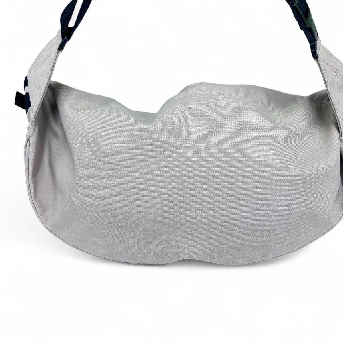 CHANEL シャネル スポーツライン ココマーク ロゴ ビッグ ボディバッグ 7番台シリアル ナイロン 化学繊維 ベージュ ブラック ウエストバッグ ショルダーバッグ クロスボディ Bランク 鑑定済 シャネルバッグ