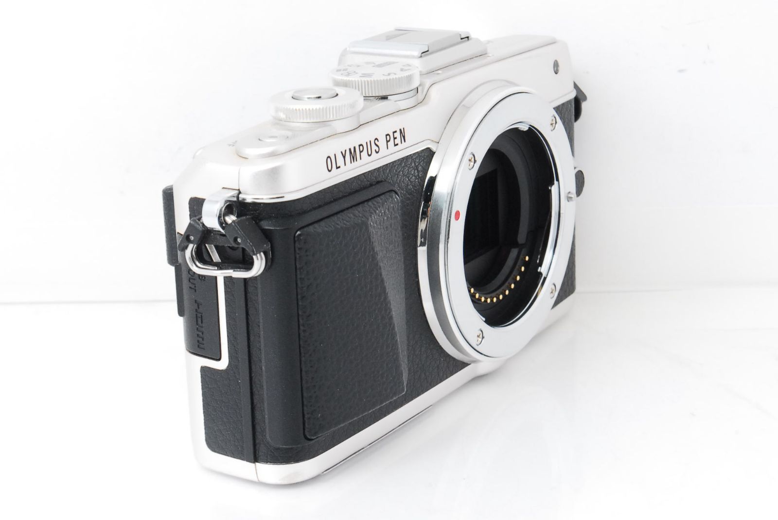 ❤️高級感あふれるデザイン♪Wi-Fi搭載＆自撮り機能☆オリンパス E