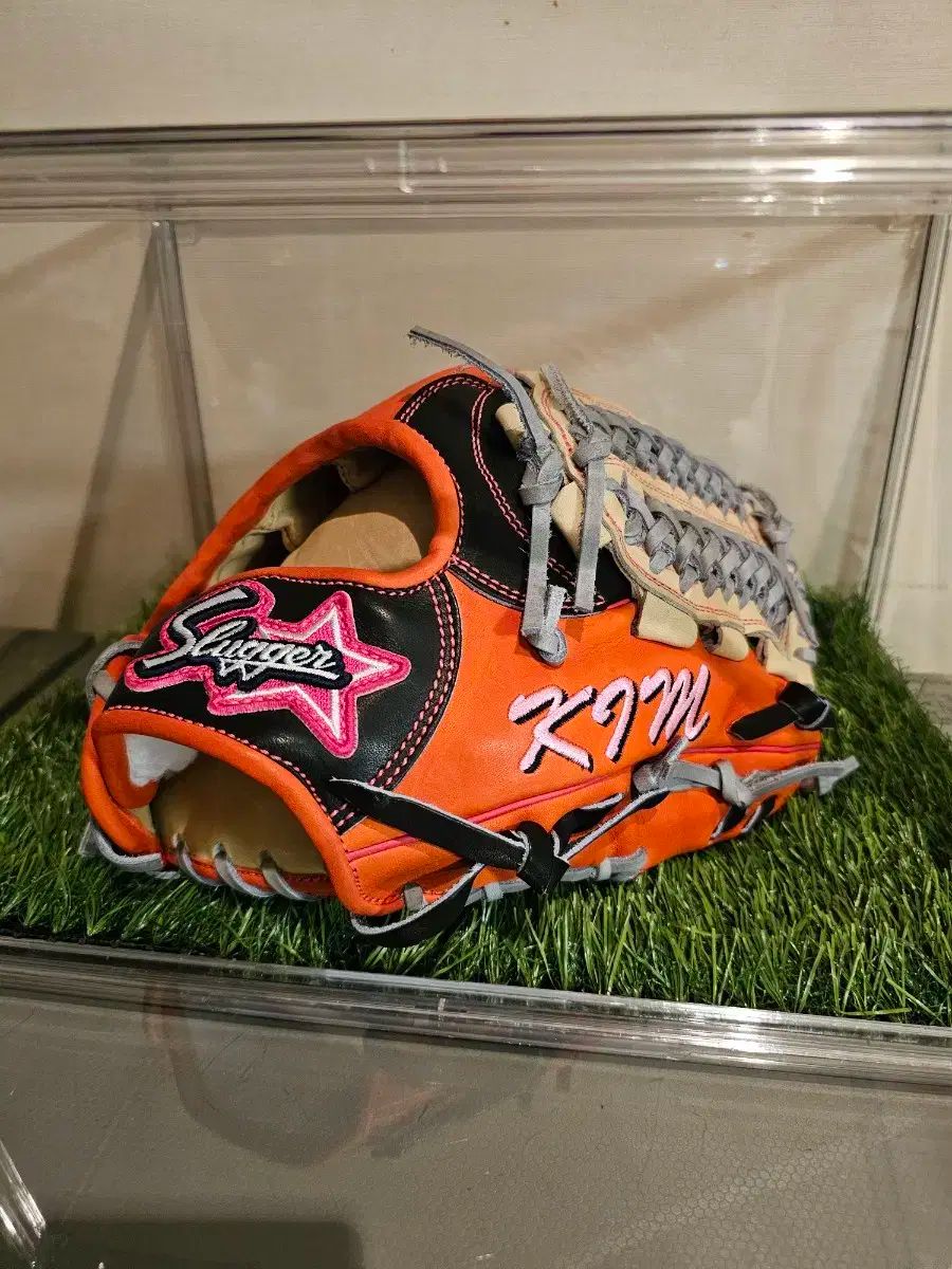 久保田スラッガー 金泰鎮 選手 グローブ 靴