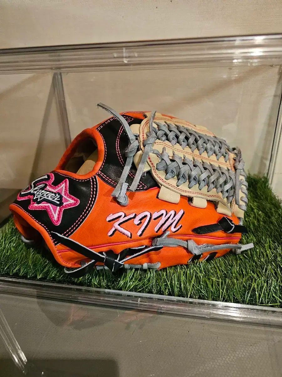久保田スラッガー 金泰鎮 選手 グローブ 靴