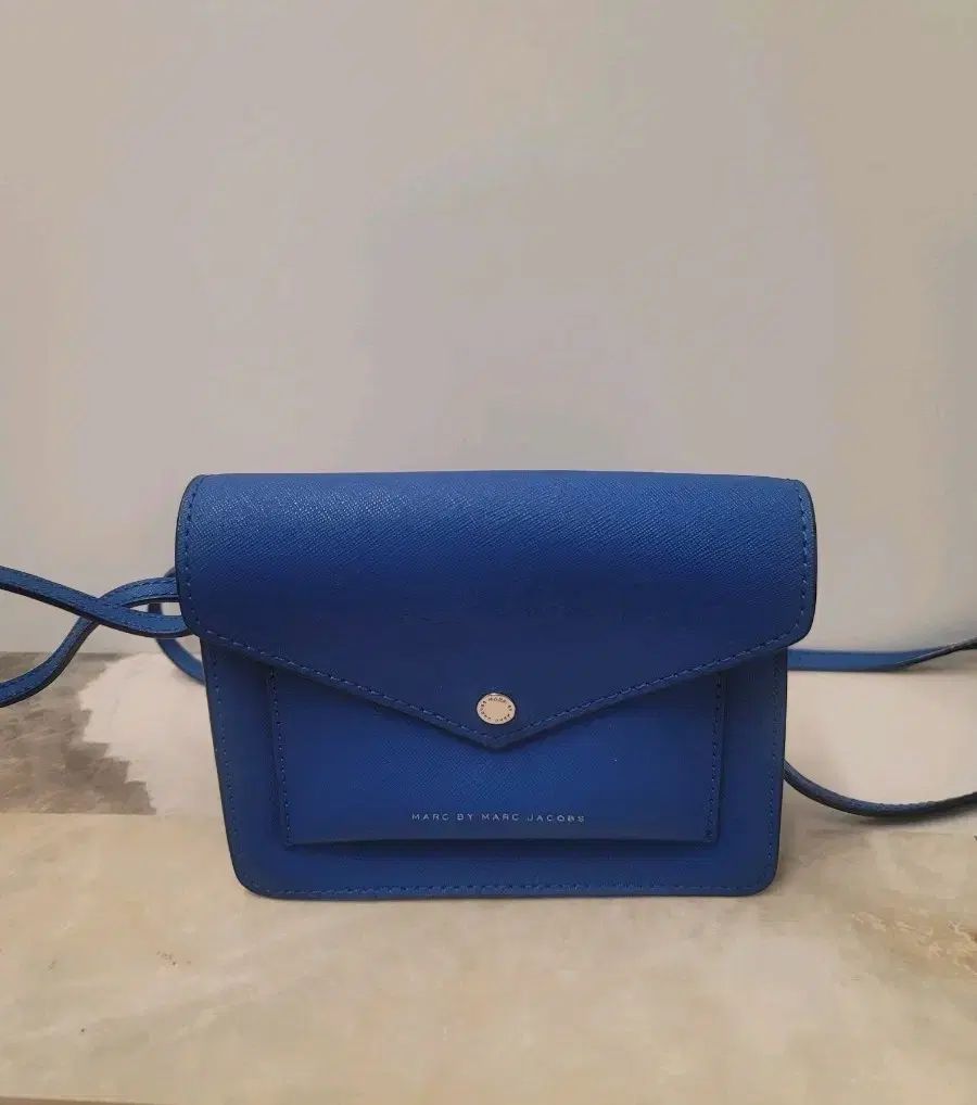 マークバイマークジェイコブス ブルー ミニクロスバッグ 굿굿굿