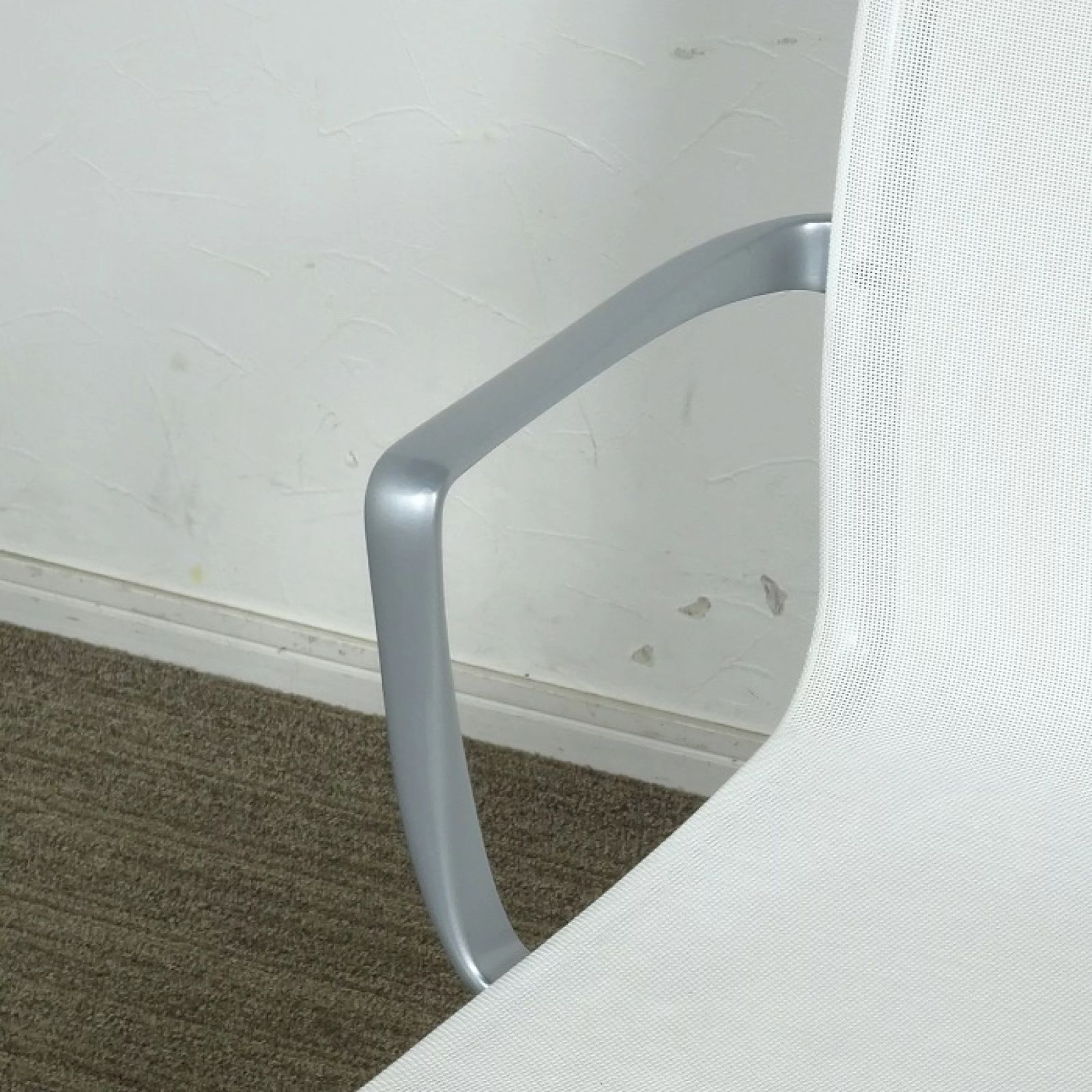 回転アームチェア ホワイトメッシュ