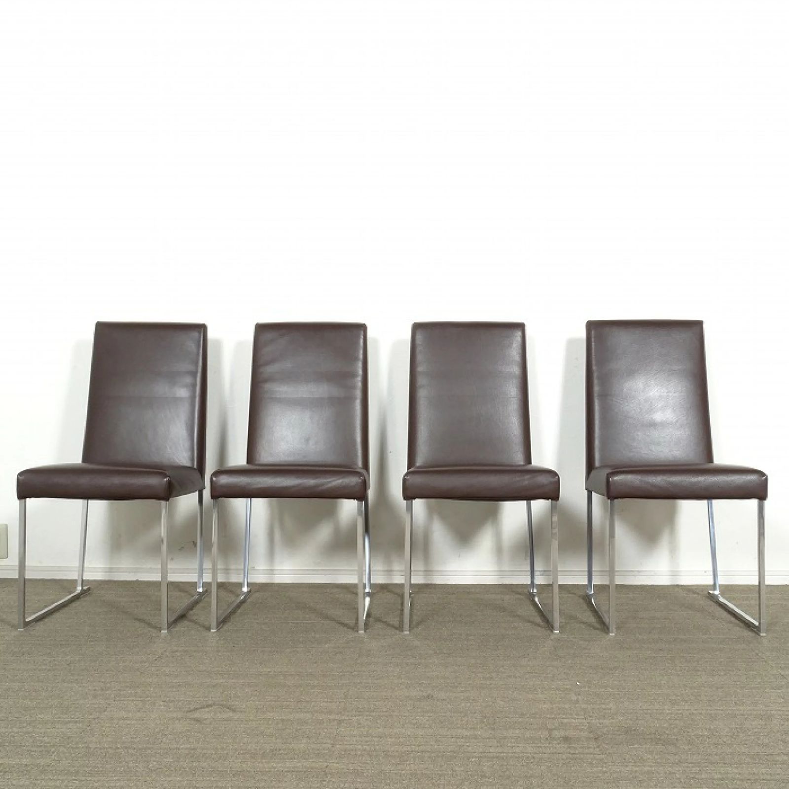 ◾︎SELUNO◾︎ 展示 B-B ITALIA ビーアンドビー イタリア SOLO ソロ アームレスチェア 4脚セット 本革 100万 v788