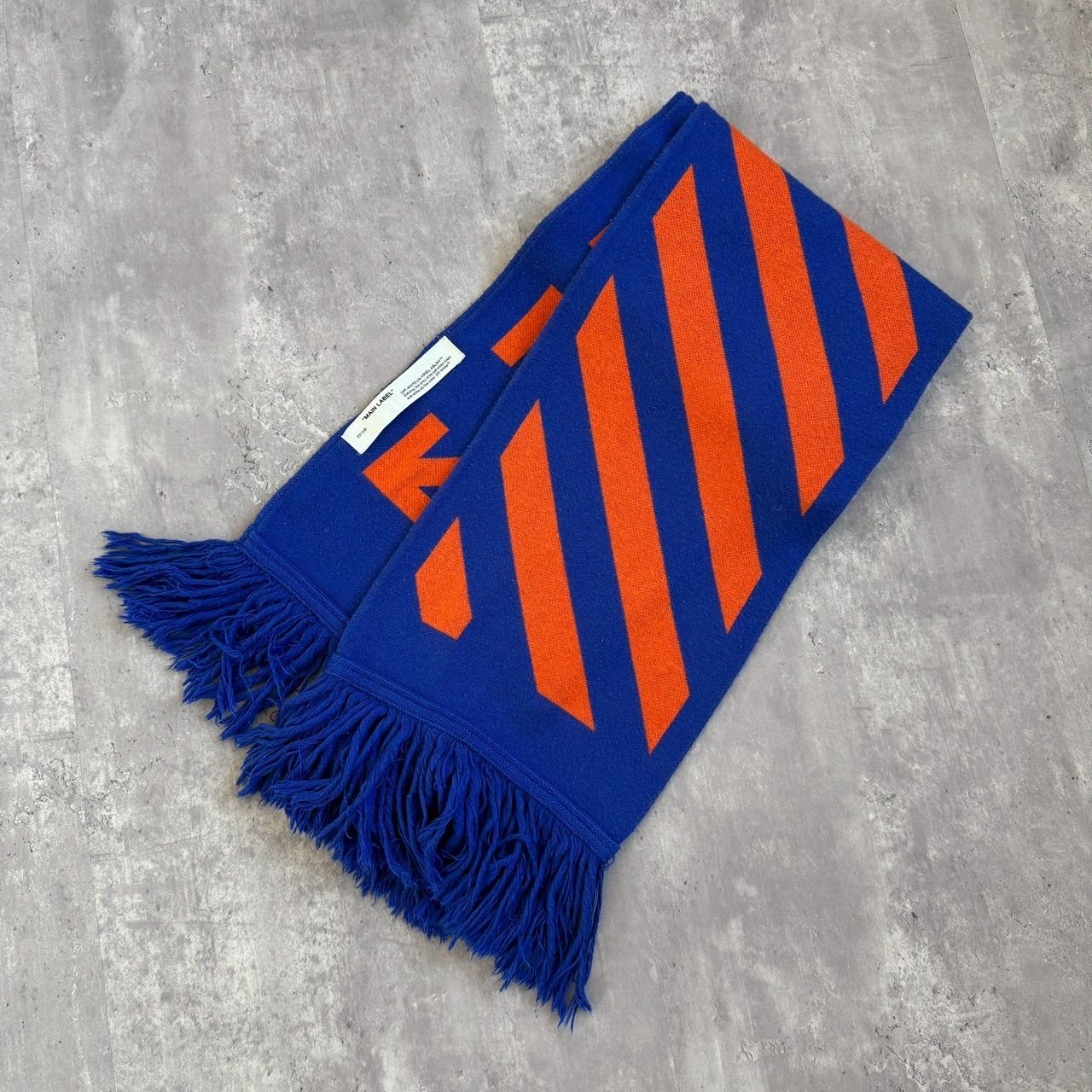 Off-White ARROWS SCARF スカーフ マフラー イタリア製 Off-White オフホワイト ARROWS SCARF スカーフ マフラー オレンジ