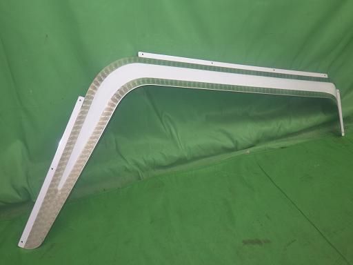 ドアバイザー プレス|小ウロコ