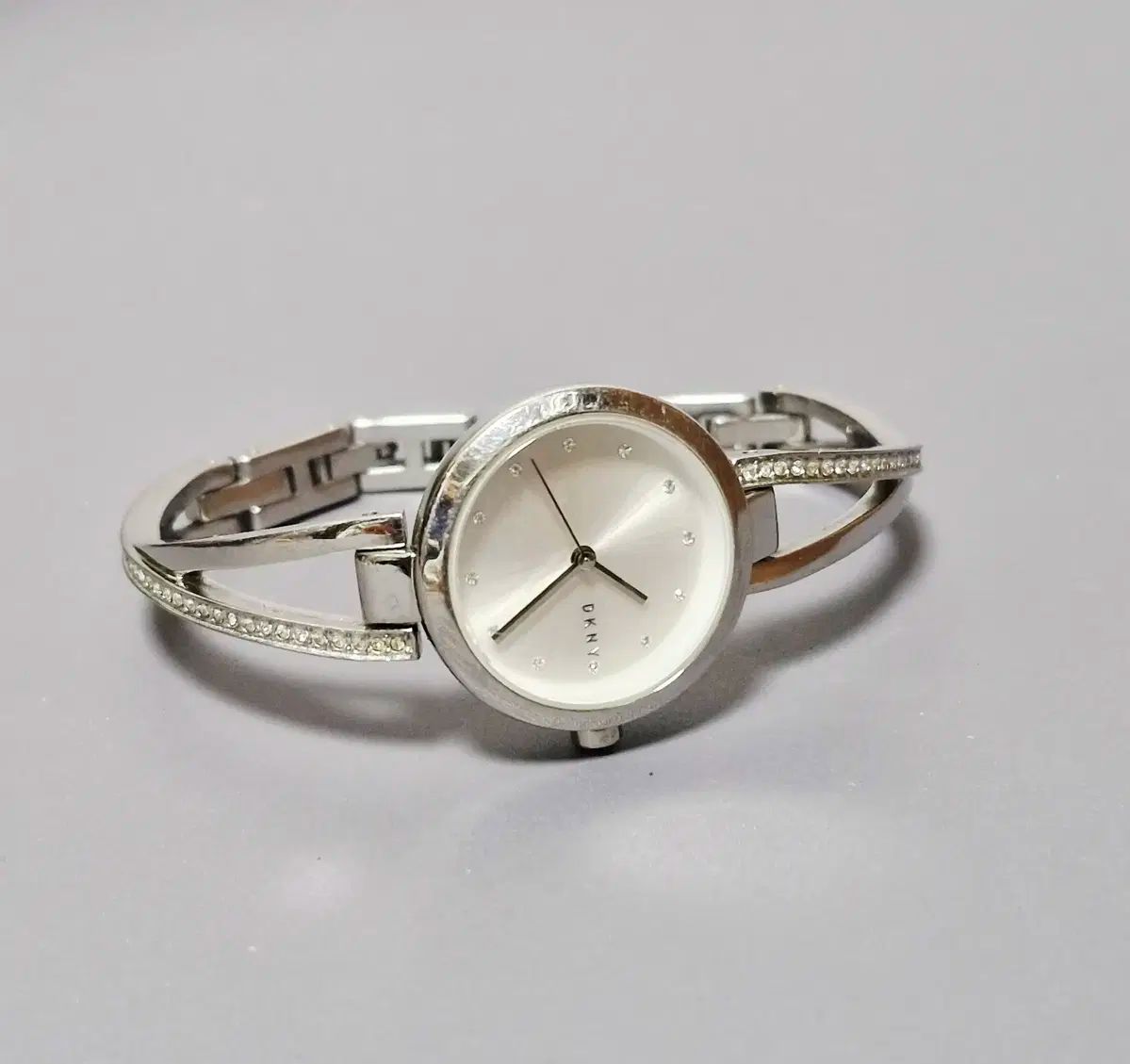 DKNY クロスウォーク