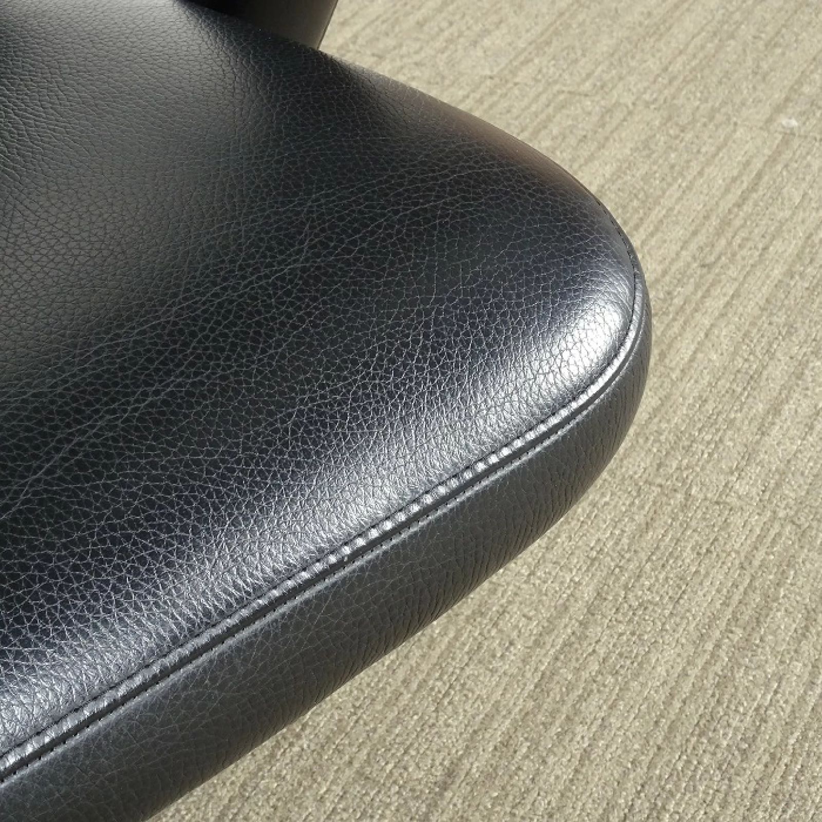 デスクチェア XG9550