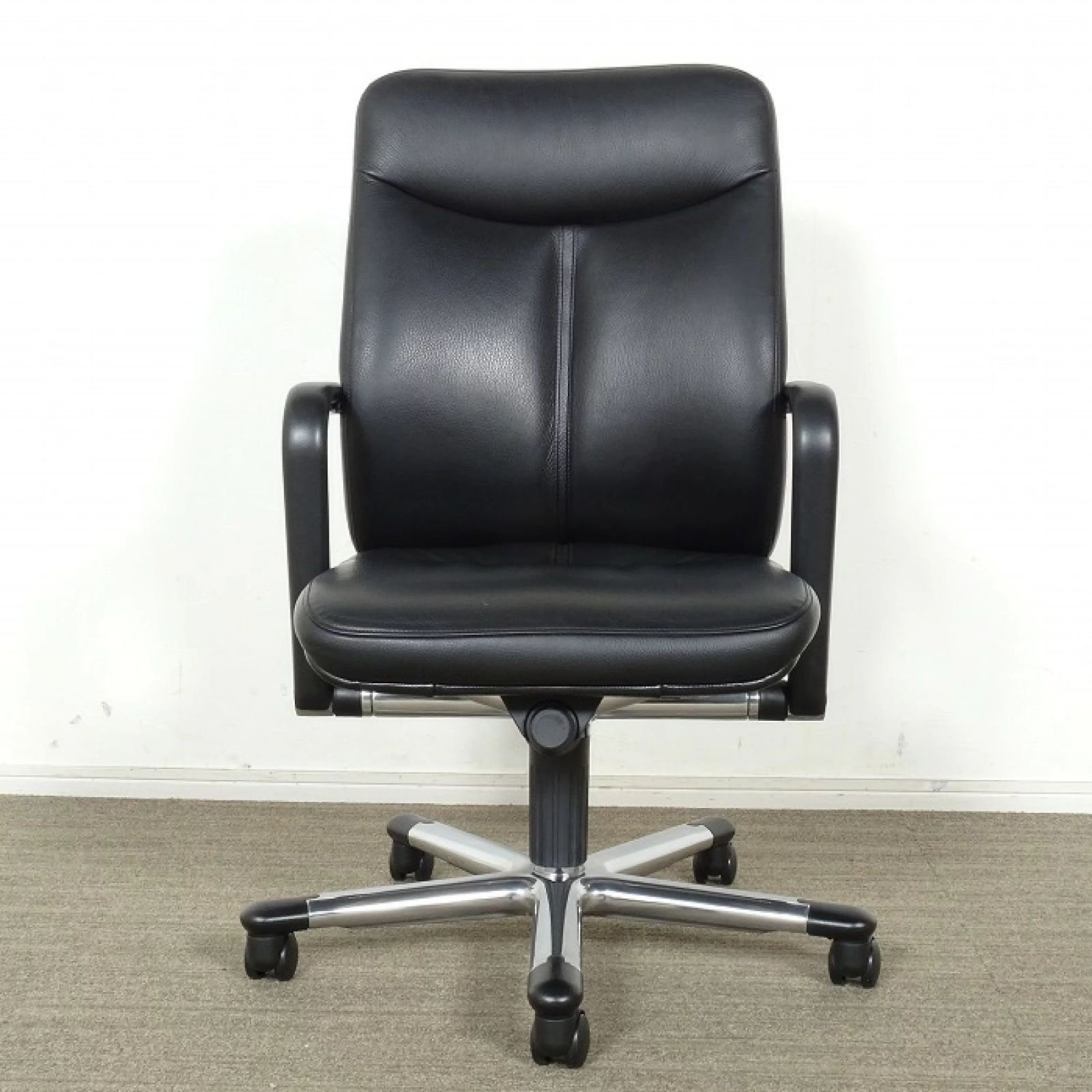 ◾︎SELUNO◾︎ 展示 karimoku カリモク家具 デスクチェア XG9050 黒本革 31万 v795