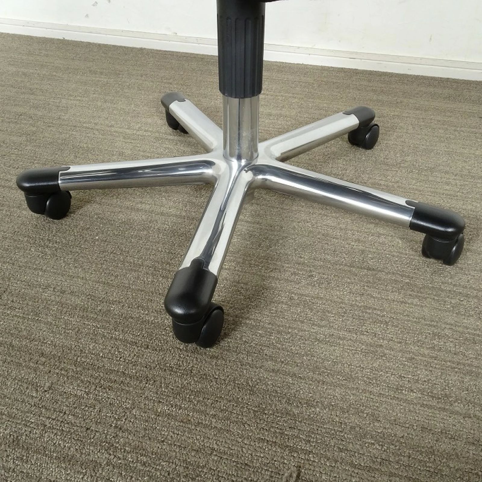 デスクチェア XG9050