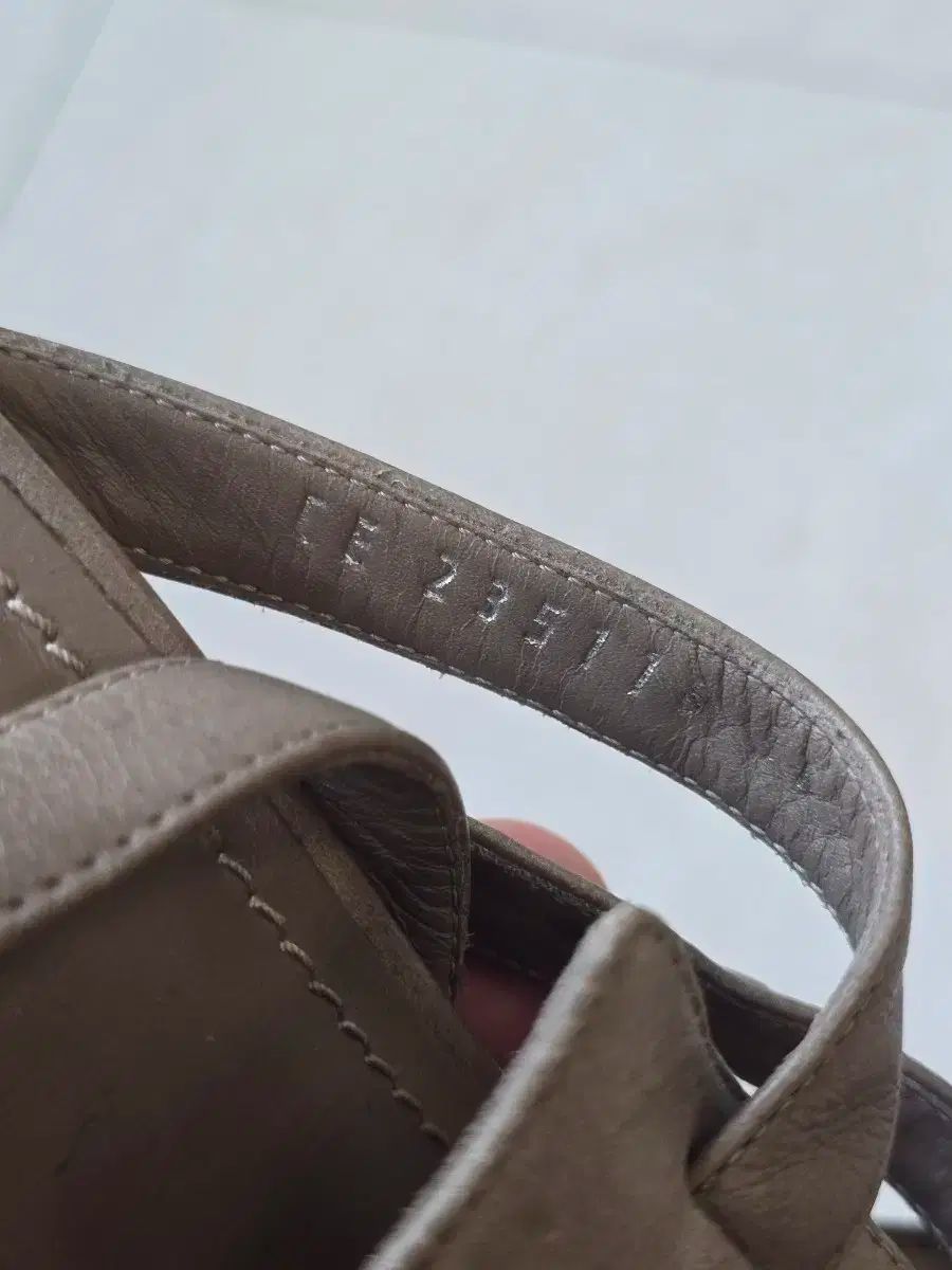 YSL フラットフォーム