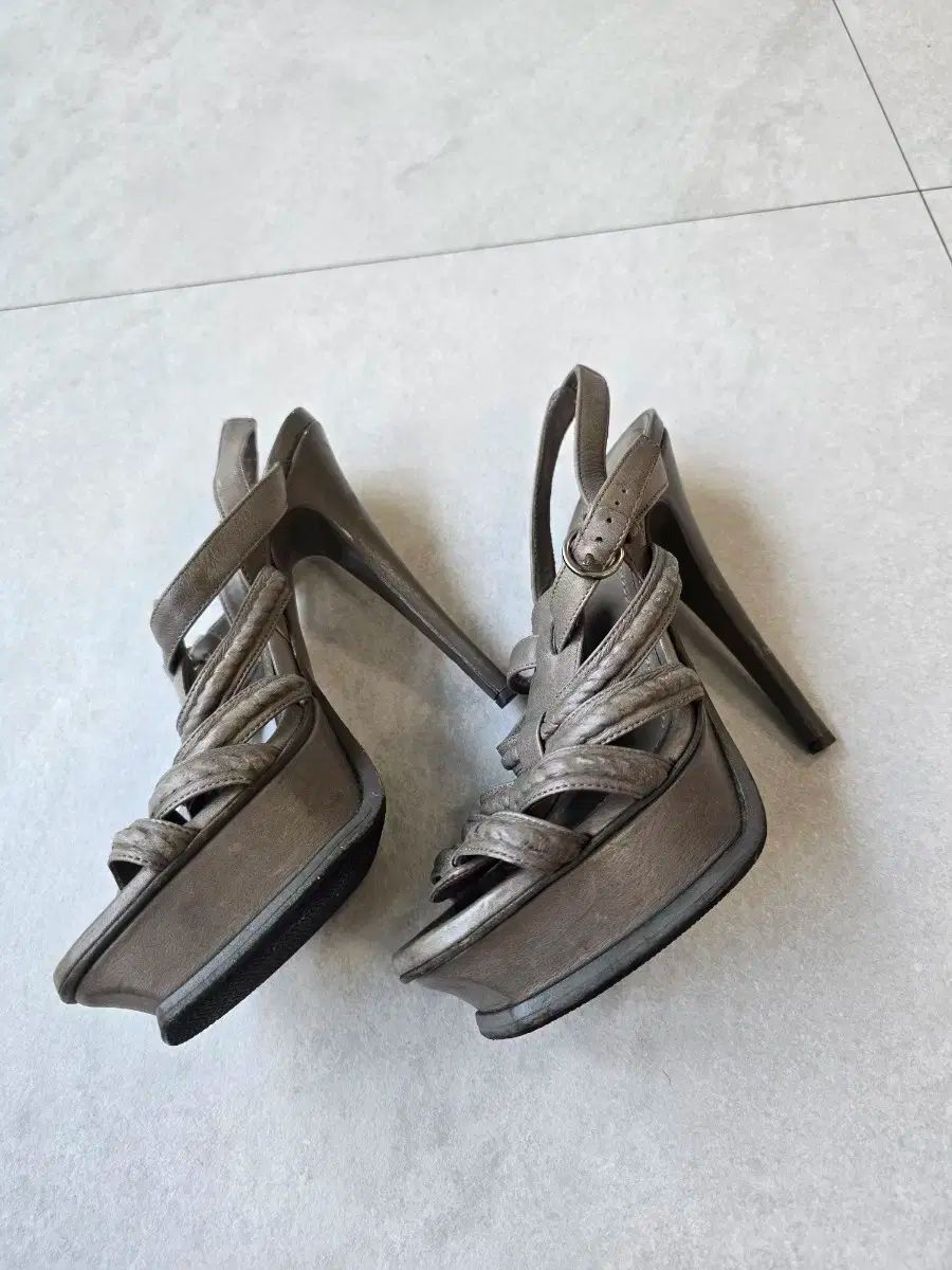  イヴ サンローラン YSL フラットフォーム 靴 230 スニーカー 靴