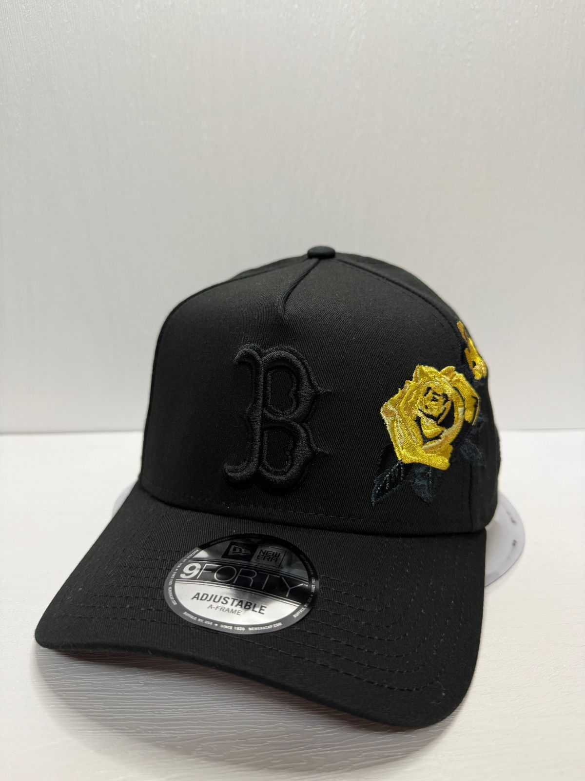 Newera ボストンレッドソックス ローズ刺繍 9forty A-FRAME スナップバックキャップ ブラックカラー