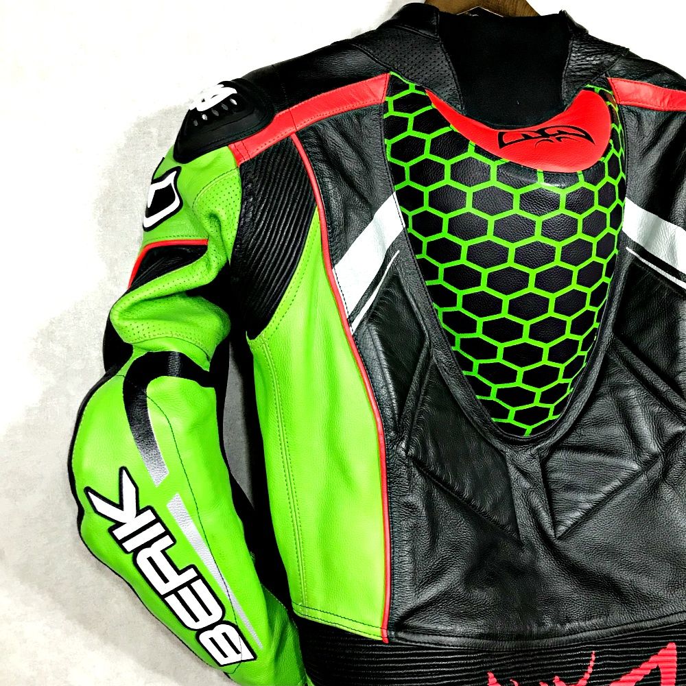 満足保障、安心と信頼。 加古川店 スポーツ用品 BERIK ベリック ハイグレード レーシングスーツ MFJ公認 LS1-201329 サイズ 52 446