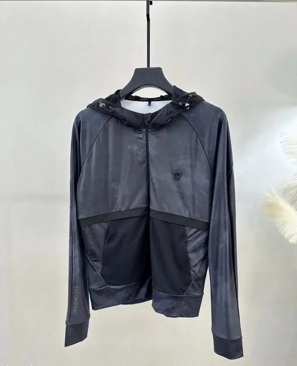 AMAZINGCRE アメージングクリー レディース フード ジップアップ ジャケット