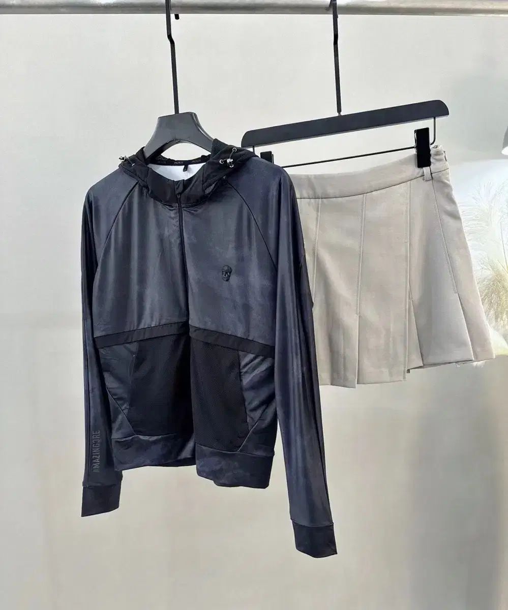 AMAZINGCRE アメージングクリー レディース フード ジップアップ ジャケット