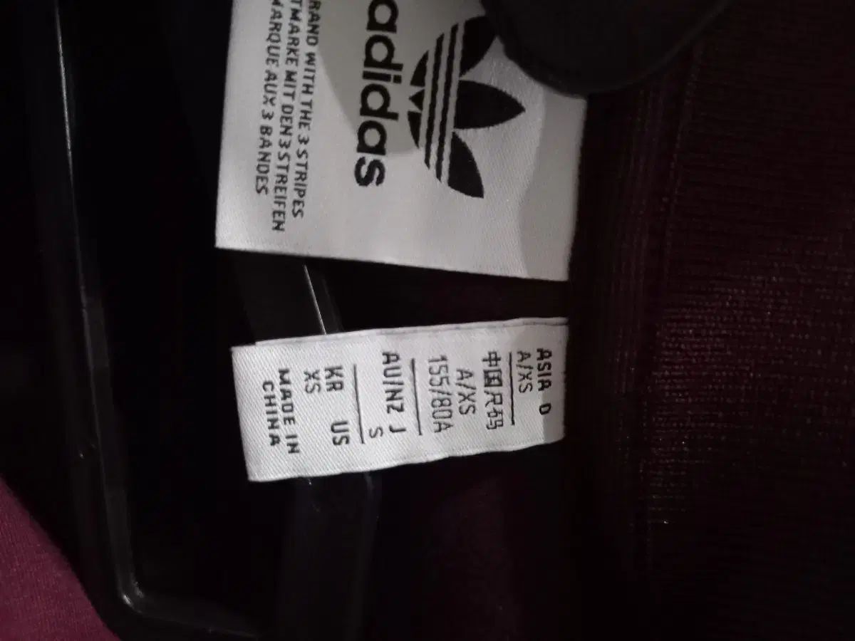 マルーン バーガンディ