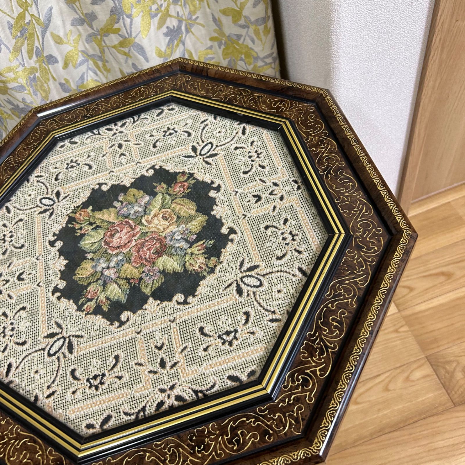 サイドテーブル