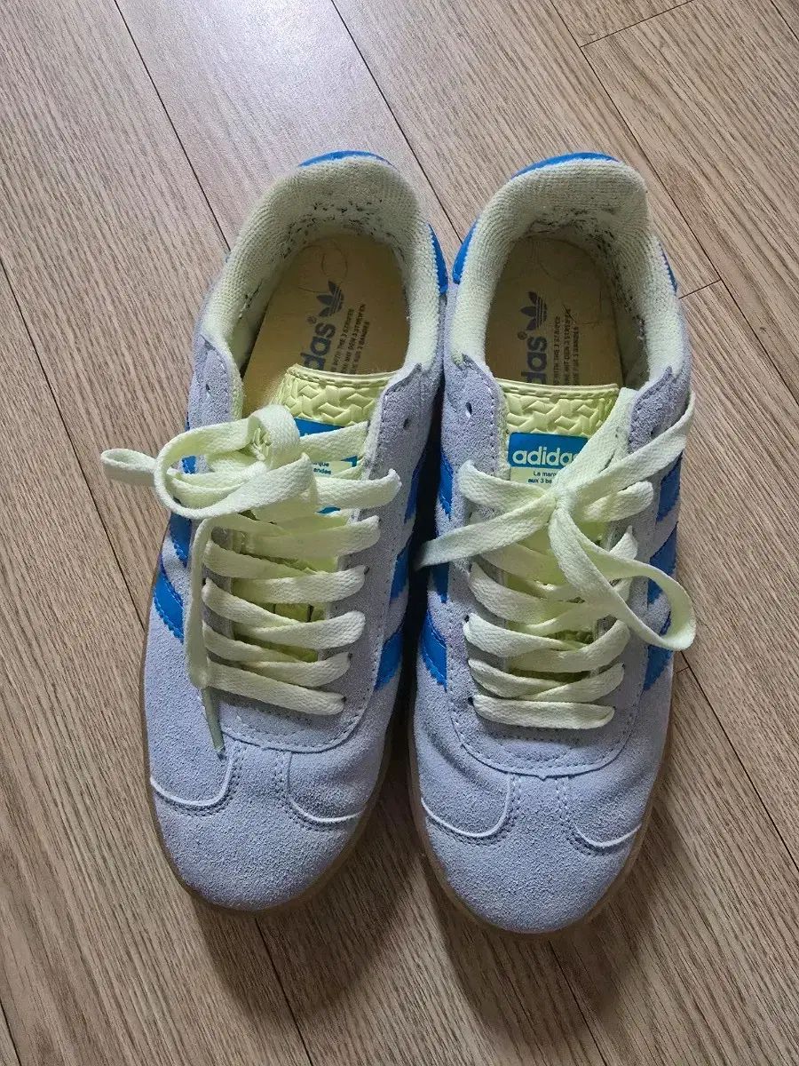 アディダス ガゼルボールド スニーカー 220