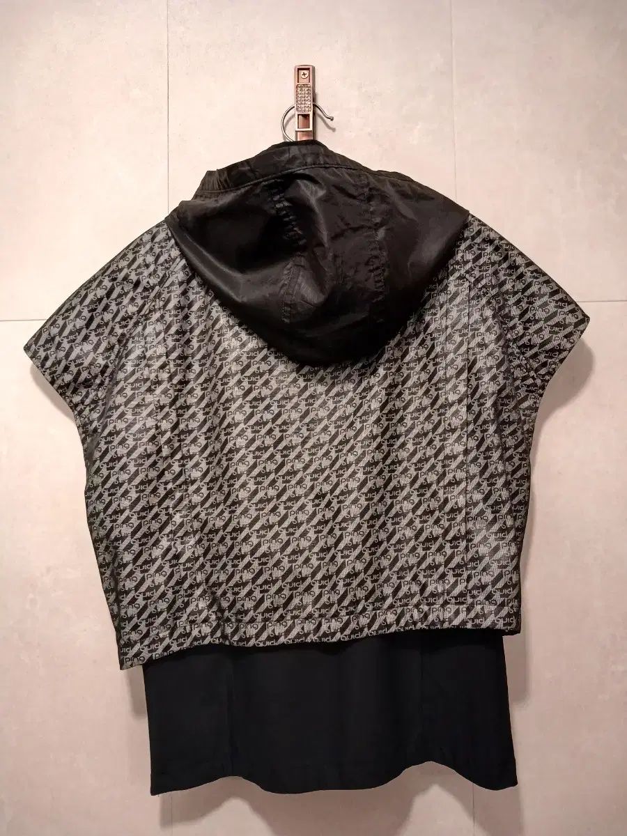 ウィンドブレーカー ベスト