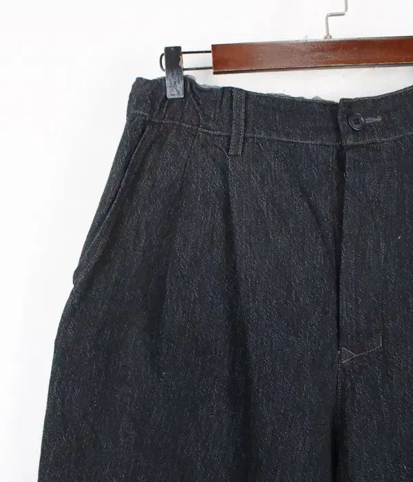 Plantation ワイドフィット ブラックジーン