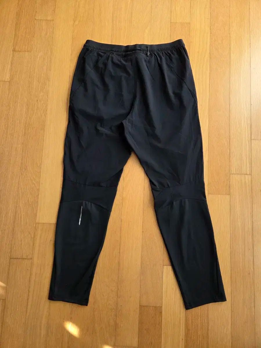 SALOMON サロモン