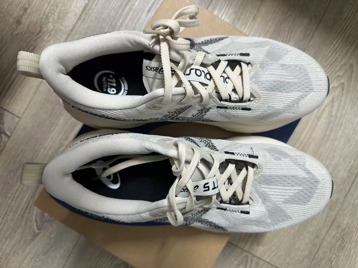 ランニングシューズ