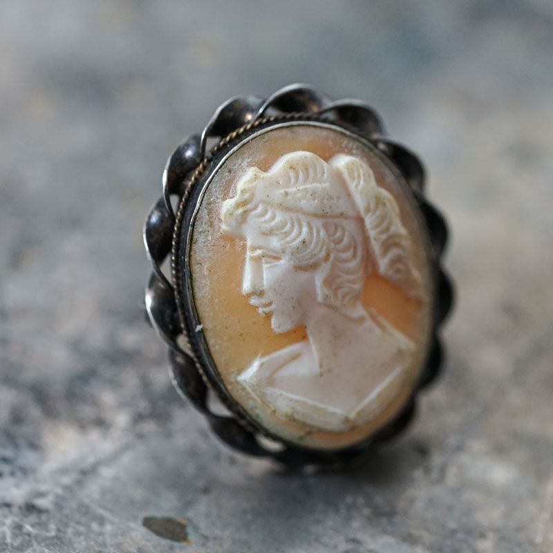 ヴィクトリアンシェルカメオ × ブラスフレーム 2WAYブローチ＆ペンダント 2.5×2.2cm ga-1239