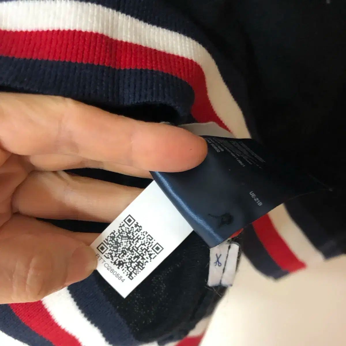  L トミーヒルフィガー Tommy Jeans ラウンドネックニットカーディガン マネー風 ブラック コットン 通勤ルック 長袖 カーディガン ボレロ アンサンブル