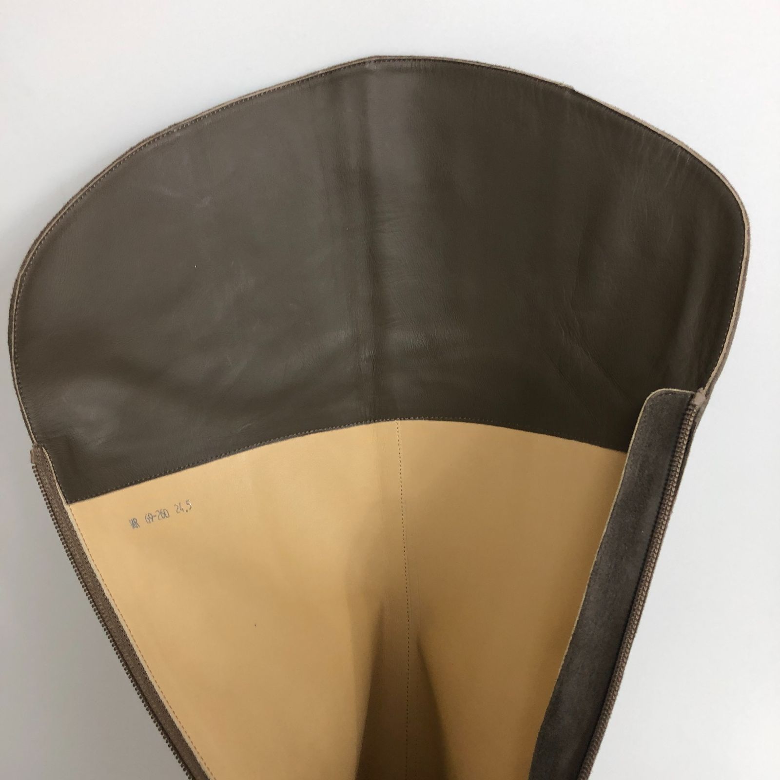 ニーハイブーツ