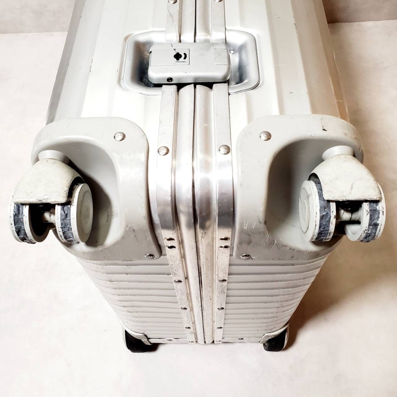 RIMOWA リモワ トパーズ 82L プルタブ シルバー 青ロゴ アルミ スーツ