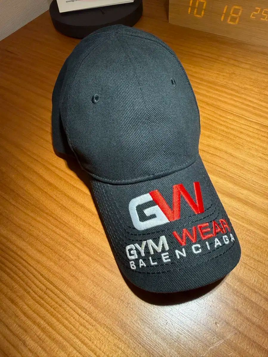 バレンシアガ トレーニングウェア ベースボールキャップ Lサイズ