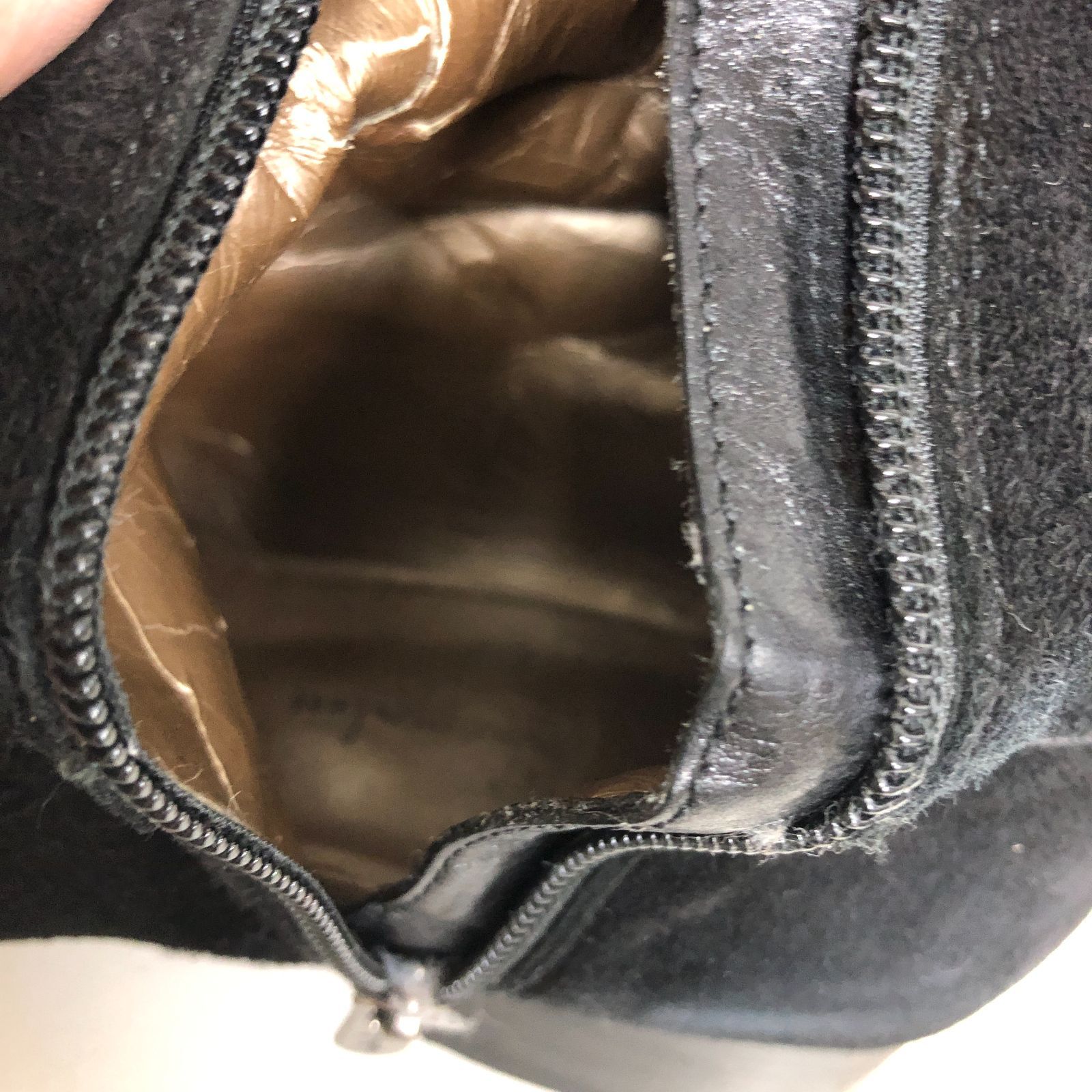 スウェード素材 ブラック