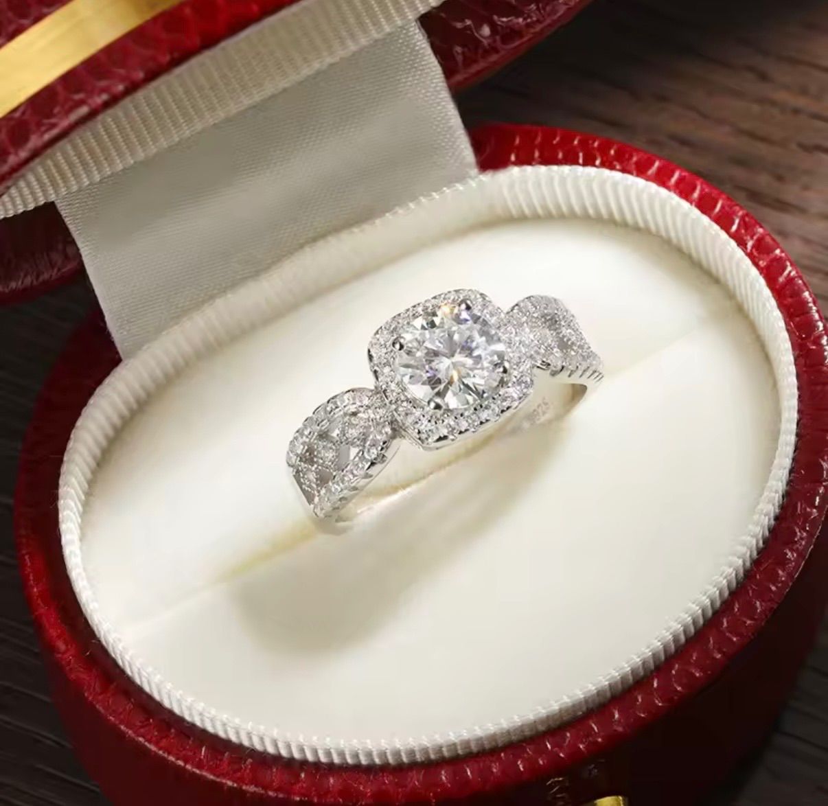 1ct モアサナイトリング VVS1 D GRA鑑定書付 指輪 S925 シルバー925 18Kホワイトゴールドコーティング 婚約 結婚 プレゼント 感 上品 ハロー セッティング Stellux 一生モノ ジュエリー レディース ギフト