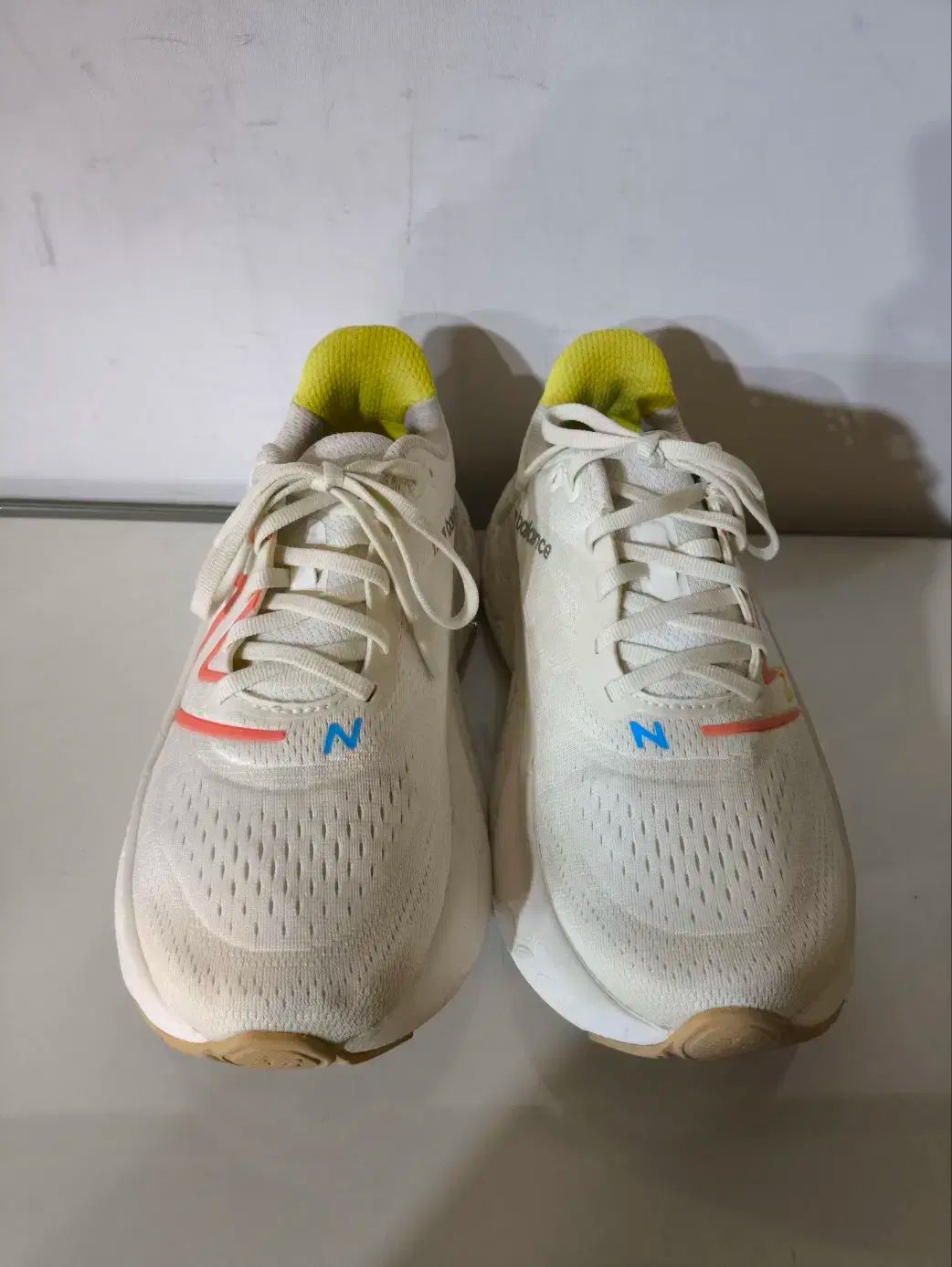 250 mm ニュー ンス フレッシュフォーム X モア V 4 ランニングシューズ