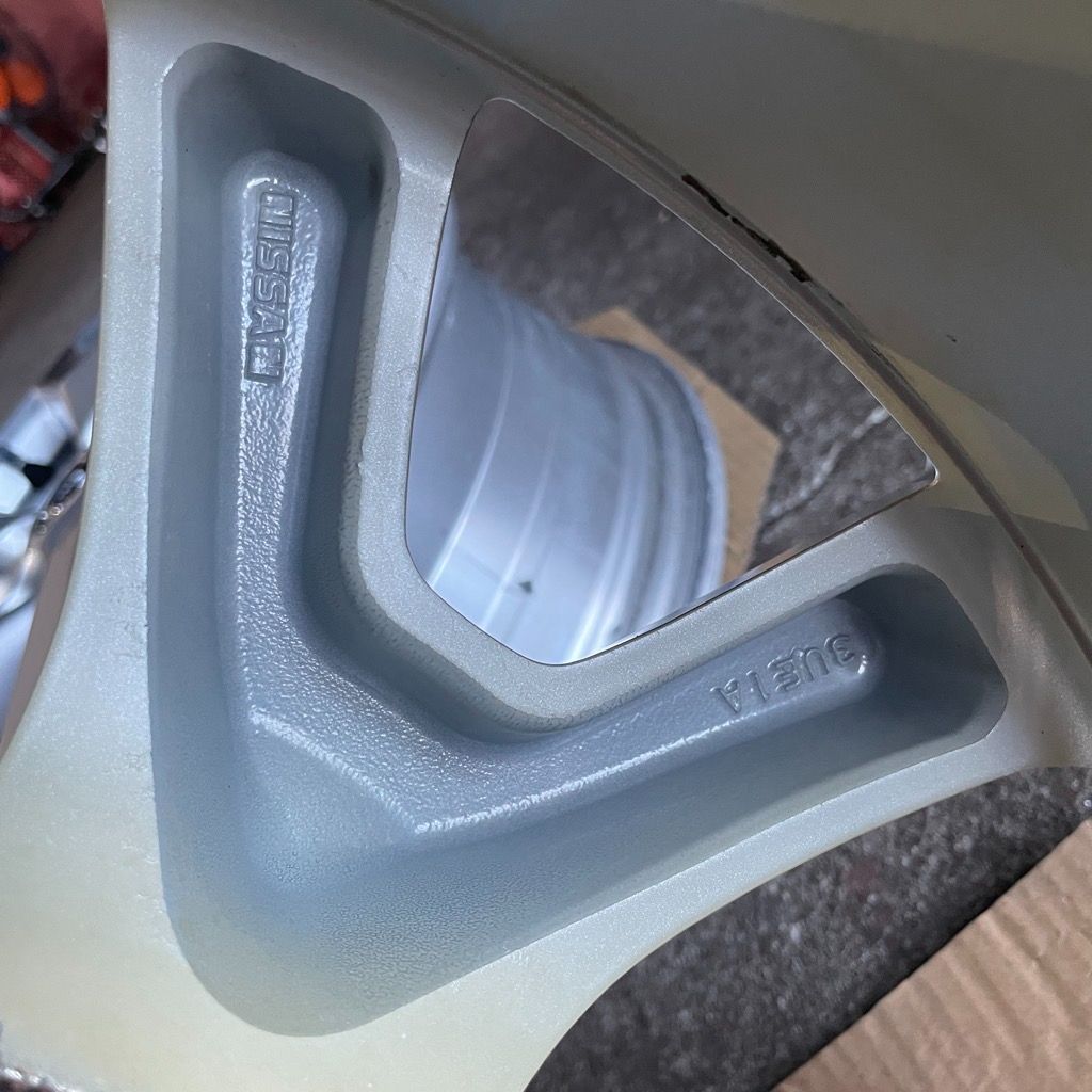 NT31 18インチ純正アルミホイール