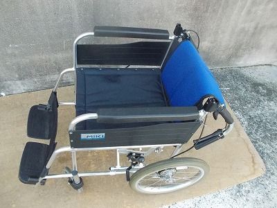 一部地域を除く 介助型車いす